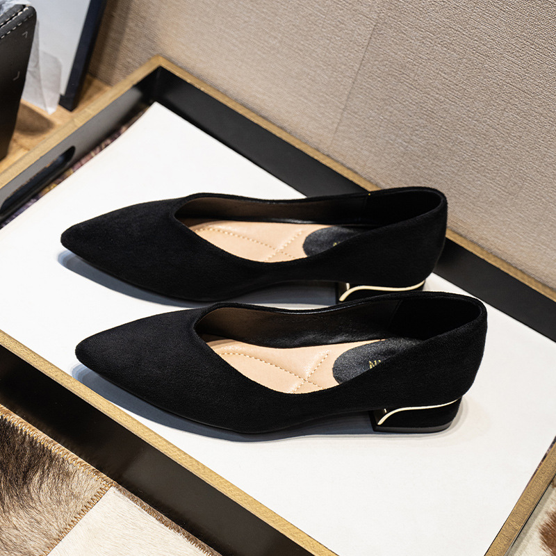 Zapatos de tacón bajo de gamuz - Leather Works reseña y precio